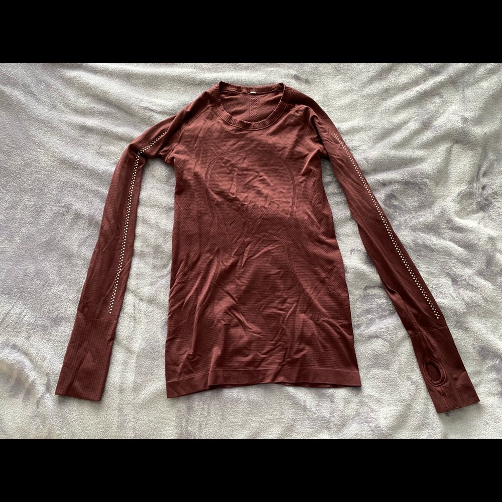 Lululemon Long Sleeve Fitted Top Size 6